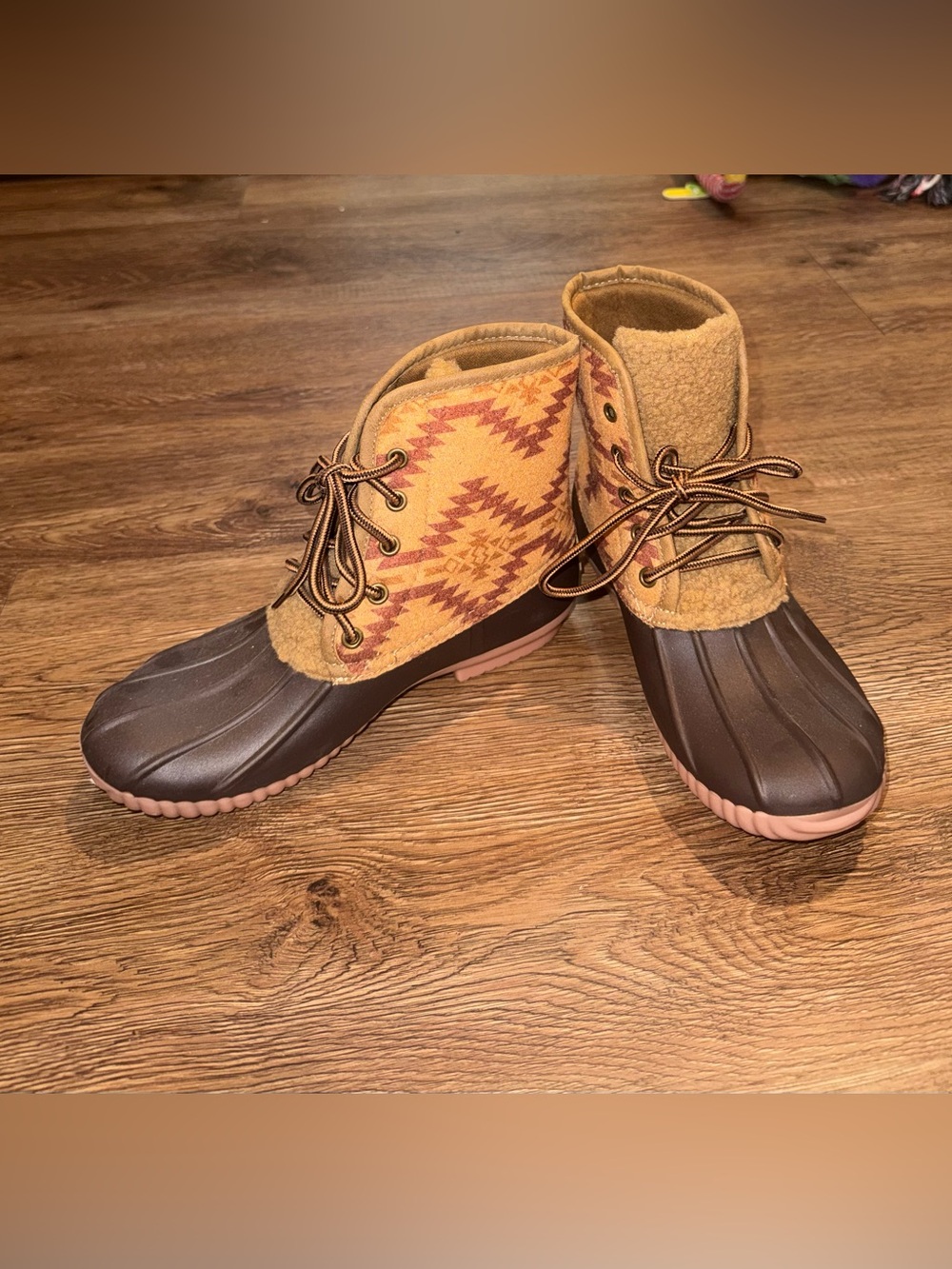 Women's Brown & Tan Patterned Duck Boots